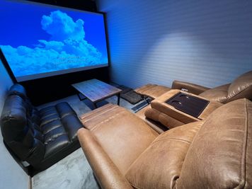 🎉NEW特割🎉【元住吉駅1分】大画面100inch🎬リクライニング💺デート💑パーティー🎉学割🏫商店街🛍 - 元住吉駅直結オズシアター🎥🍻🎉元住吉/武蔵小杉/日吉