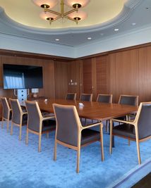 【中ヒロマ_10名会議室】銀山町駅から徒歩2分！眺めの良い広々とした会議室（大型モニター・電源タップ無料/高速Wi-Fiあり） - Hiromalab（ヒロマラボ）