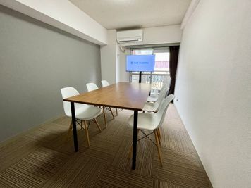 撮影やワークショップにも★新宿駅より徒歩4分×6名着席のリーズナブルなスペース！モニターやホワイトボード等の備品全て無料！ - 【閉店】TIME SHARING 新宿南口 GSハイム