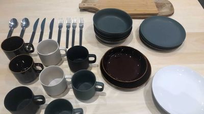 食器類：コップ、皿、フォーク、スプーン、ナイフ、カッティングボード - 372_Spacemarket-Lounge イベントスペースの室内の写真