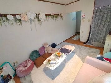 パーティ・誕生日会【コンビニ0分】オオノビル305「ロココ川口」 ハロウィン🎃2面採光✨ママ会👶優しい日差し💗癒し系スペースの室内の写真