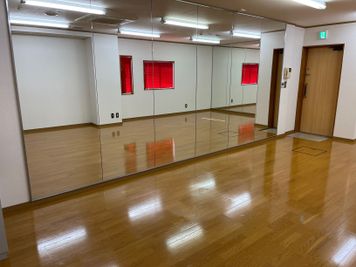 Wise space　長岡 レンタルスタジオ・鏡張り＆マット有◆Wise space 802の室内の写真
