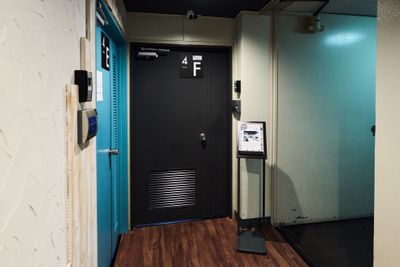 仙台協立第1ビル 4階4-F会議室の入口の写真