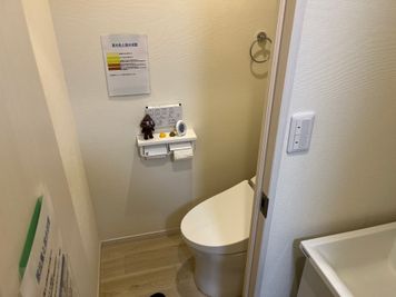トイレも清潔にしています - CALANT白山 レンタルジム・治療スペースの室内の写真