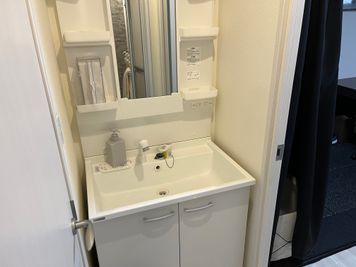 レンタルジムには珍しい独立洗面台！ - CALANT白山 レンタルジム・治療スペースの室内の写真