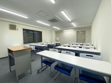 【茶屋町を北へ3分】Wi-Fi・ﾌﾟﾛｼﾞｪｸﾀｰ・ｽｸﾘｰﾝ無料キャンペーン中 - 共栄実業(株)　エイトビル