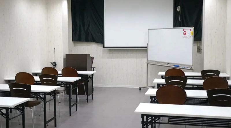 姫路で会議・打ち合わせ・イベント・研修に！セミナースペース - コワーキングスペースSHARES