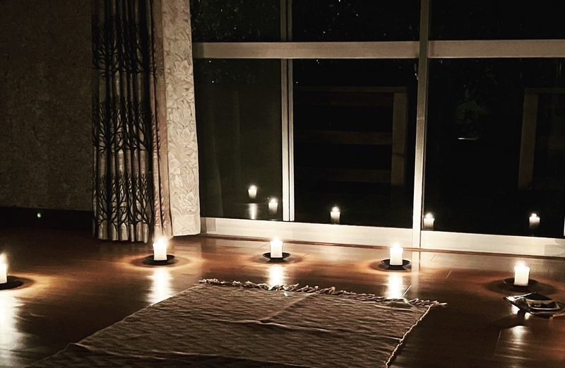 キャンドル瞑想/Meditation with candles - 横須賀の隠れ家・Yokosuka private space 横須賀でリトリート/ Retreat in Yokosukaの室内の写真