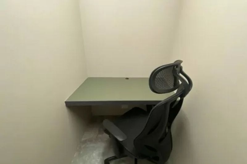 聖蹟桜ケ丘駅、東口から徒歩1分の貸切個室[OFFICE007] - 聖蹟桜ヶ丘徒歩1分コワーキングスペースLILIC（リリク）