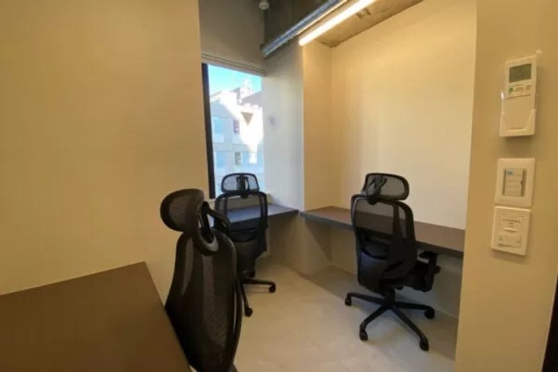 聖蹟桜ケ丘駅、東口から徒歩1分の貸切個室[OFFICE009] - 聖蹟桜ヶ丘徒歩1分コワーキングスペースLILIC（リリク）