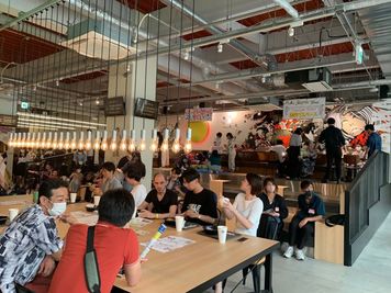 [利用シーン]イベント、パーティー、懇親会など異空間で楽しめます！ - YOLOBASE スペース全館利用の室内の写真