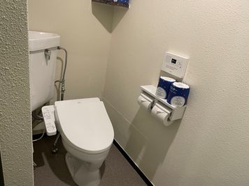 【男性トイレ（個室×1）】 - 【閉店】テレワークブース水天宮前 【閉店】ブース15の室内の写真
