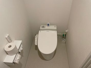【男性トイレ（個室×1）】 - テレワークブース門前仲町 協和ビル ブース25の室内の写真