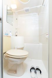 ユニットバス内の設備は、トイレと手洗いシンクのみご利用いただけます。 - SF京都四条烏丸サテライト SF京都四条烏丸ST/ANNEX（アネックス）の室内の写真