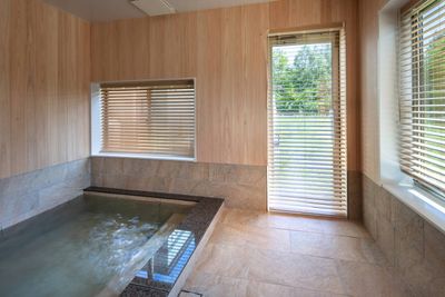 メイン浴室 - 定山渓椿 椿邸・TSUBAKI-Teiの室内の写真