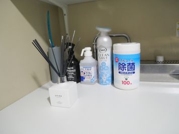 shiro ディフューザー、除菌シート、消臭スプレー等 - WHITEGYM横浜1号店の室内の写真