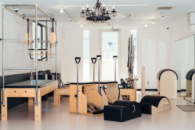 ピラティスマシン完備のシェアスタジオ - PILATES TIME（四谷三丁目）