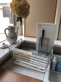 食器も洗う事ができます。果物ナイフと、まな板もご用意しております。 - レンタルスペースビノセンスカフェ レンタルスペース　ビノセンスカフェの室内の写真