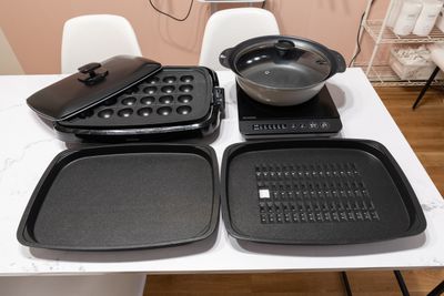 IH、たこ焼き器、鍋など、 - 🌸天満パーティ向けレンタルスペース🌸 可愛いレンタルスペースTHE ROOM天満の設備の写真