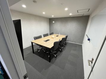【志村坂上駅徒歩1分】1時間1,320円！モニター・ホワイトボード完備！6名用会議室（会議室2）※予約前は入室不可 - いいオフィス志村坂上