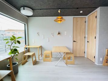 テーブル等の持ち込みもご相談ください - BlanCo. 飲食店営業許可取得済★テラス付き路面スペース【カフェプラン】の室内の写真