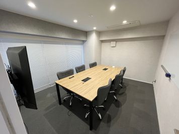 【志村坂上駅徒歩1分】1時間1,320円!モニター・ホワイトボード完備!6名用会議室(会議室1)※予約前は入室不可 - いいオフィス志村坂上