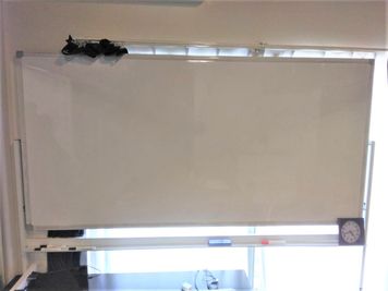 ホワイトボード - ひのまるオフィス天神 ひのまるスタジオ天神南店の設備の写真