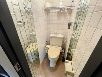 【男女共用トイレが1つです】 - 【閉店】TIME SHARING 三越前 斉丸日本橋ビル 【閉店】2Aの室内の写真