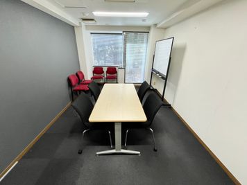 【常識の範囲内なら盛り上がってもOK！（※ルールあり）な会議室です♪】 - 【閉店】TIME SHARING 三越前 斉丸日本橋ビル 【閉店】2Aの室内の写真