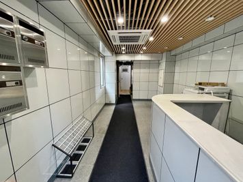 【ビル1階エレベーター前】 - 【閉店】TIME SHARING 三越前 斉丸日本橋ビル 【閉店】5Aの室内の写真