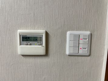 【室内に専用エアコンがあるので温度設定を自由に変更可能です。リモコンは入口ドア近くの壁にございます】 - 【閉店】TIME SHARING 三越前 斉丸日本橋ビル 【閉店】5Aの室内の写真