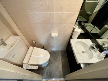 【男女共用トイレが1つです】 - 【閉店】TIME SHARING 三越前 斉丸日本橋ビル 【閉店】5Aの室内の写真