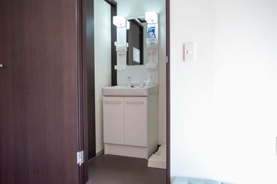清潔感のある洗面所です。 - 宮崎駅前レンタルスペース 【地域最安値】完全個室のワークスペース空間の設備の写真