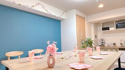 #レンタルスペースお花見2023 - Colormell（カラメル）新宿タカシマヤ前2号店 平日8〜18時限定｜会議・デスクワーク専用🉐プランの室内の写真