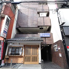 ReBOOT（リブート） 使い方無限大！カラオケやダーツ・プロジェクタ有り📽️の外観の写真