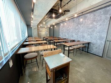 【司会台から全体を見渡せるちょうどいい大きさです】 - TIME SHARING 田町赤羽橋 8Bの室内の写真