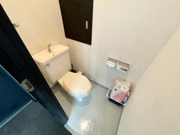 【男女共用トイレが1つです】 - TIME SHARING 水道橋 三崎町TSビル 5Fの室内の写真