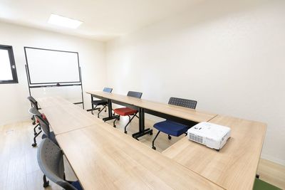 「Pivot川西」川西能勢口駅徒歩3分、会議やワークショップ、勉強会など様々な用途に対応したレンタルスペース - コワーキングスペース＆レンタルスペース Pivot川西