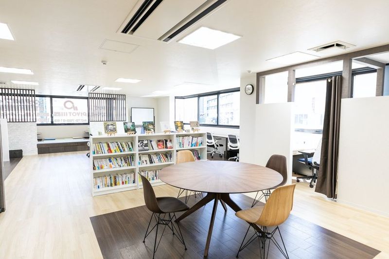 【掘りごたつプラン】コワーキングスペース - コワーキングスペース＆レンタルスペース Pivot川西