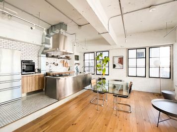 ニューヨークのアパートメントをイメージした本格的なキッチンスタジオ - studio rauque（スタジオローク）