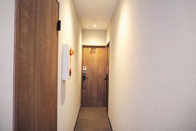 ORIGO Tenjin #1 客室サロンスペース（２０２号室）の入口の写真