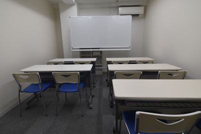 丸の内１分お気軽会議名古屋ブルー お気軽会議室名古屋丸の内ブルーの室内の写真