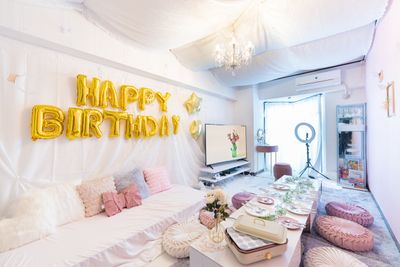 Lu・an 平日お得🤍栄駅すぐ❣️大人数OK🥰大型モニターで推し活♡の室内の写真