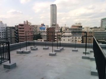 新宿撮影スタジオサロンガイヤール 9階屋上撮影スペース の室内の写真