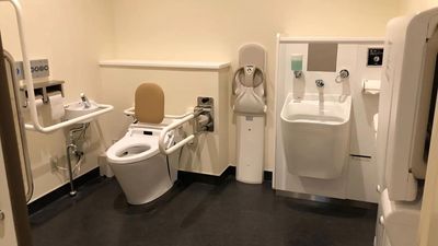 [バリアフリー設計]多目的トイレも完備！ - YOLOBASE セミナールームの設備の写真