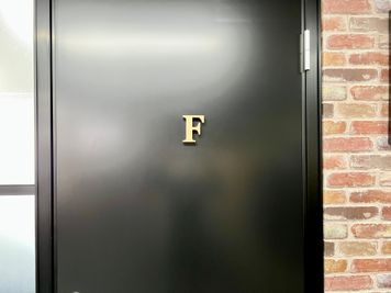 ベンチャーデスク銀座６ 貸会議室_Fの室内の写真
