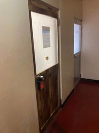スペース入口ドアです。同建物４Fや、隣のビルにもスペースがありますので、取違のないようご注意ください。 - 水道橋さいてん ⭐️会議室さいてん水道橋⭐️の室内の写真