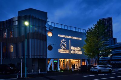 おしゃれなライトアップ - Campo Real Madrid  屋上テラスレンタルスペースの外観の写真