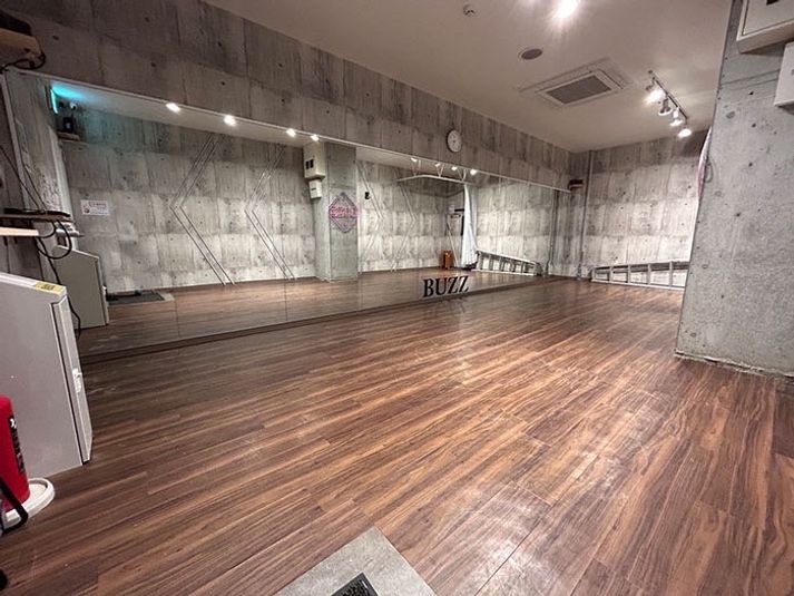 Ast - 梅田 レンタルスタジオ　STUDIO BUZZ