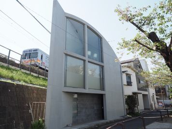 地上３階戸建のシックなギャラリー - Cloud Nine Gallery（クラウドナインギャラリー） C9 Gallery（クラウドナインギャラリー）の外観の写真